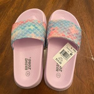 Girls slides size 12/13. NWT